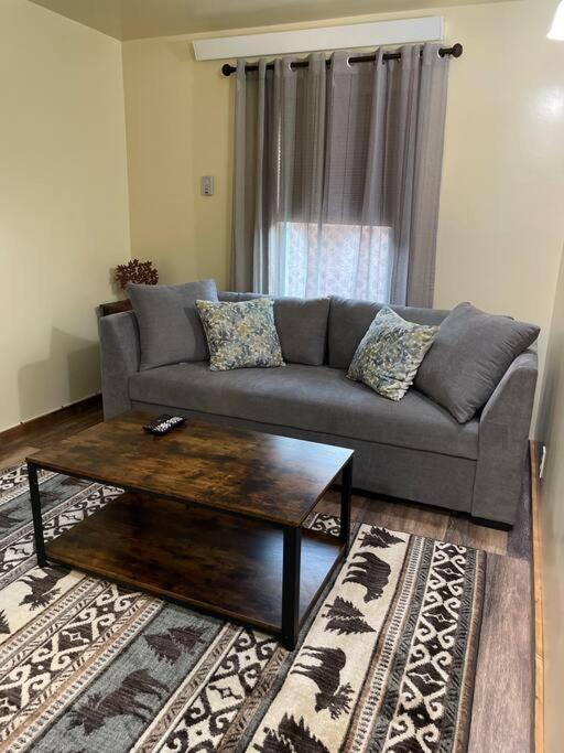 Parkway Yellowstone Guest House Apartment #3 Gardiner Bagian luar foto