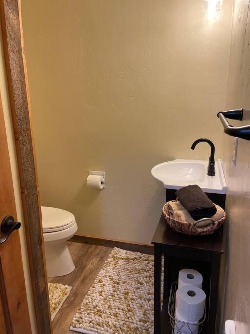 Parkway Yellowstone Guest House Apartment #3 Gardiner Bagian luar foto