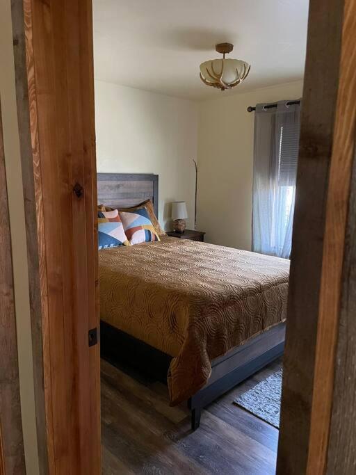 Parkway Yellowstone Guest House Apartment #3 Gardiner Bagian luar foto