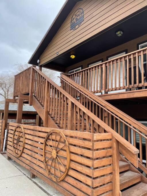 Parkway Yellowstone Guest House Apartment #3 Gardiner Bagian luar foto